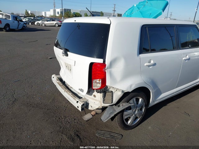Scion XB 2015 JTLZE4FEXFJ066792 Image 4