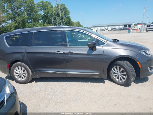 2019 Chrysler Pacifica Touring L მანქანა იყიდება აუქციონზე, vin: 2C4RC1BG2KR626897, აუქციონის ნომერი: 45777356