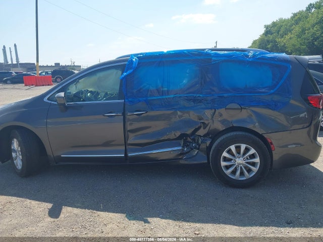 2019 Chrysler Pacifica Touring L მანქანა იყიდება აუქციონზე, vin: 2C4RC1BG2KR626897, აუქციონის ნომერი: 45777356