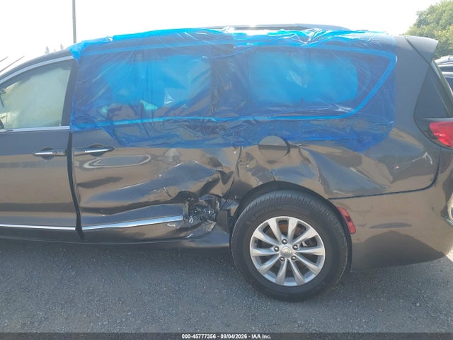 2019 Chrysler Pacifica Touring L მანქანა იყიდება აუქციონზე, vin: 2C4RC1BG2KR626897, აუქციონის ნომერი: 45777356