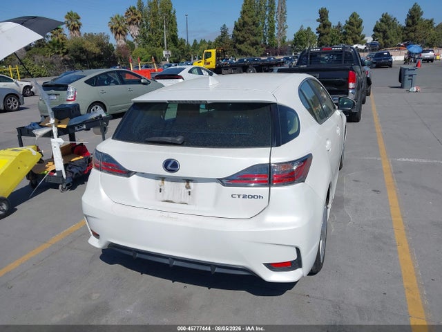 Lexus CT 200H 2014 JTHKD5BH1E2191970 Image 16