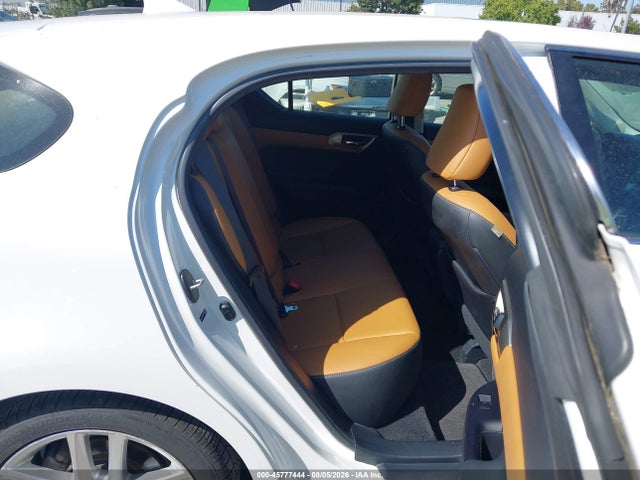 Lexus CT 200H 2014 JTHKD5BH1E2191970 Image 8