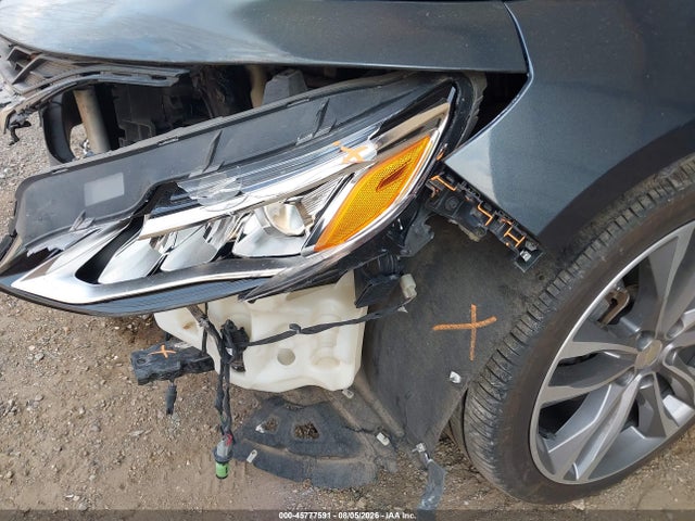 1G1ZE5SX7LF001687 Chevrolet Malibu Fwd Premier