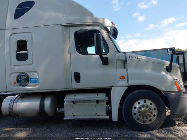 45777621 :رقم المزاد ، 3AKJGLBG1FSGB2433 vin ، 2015 Freightliner Cascadia 125 مزاد بيع