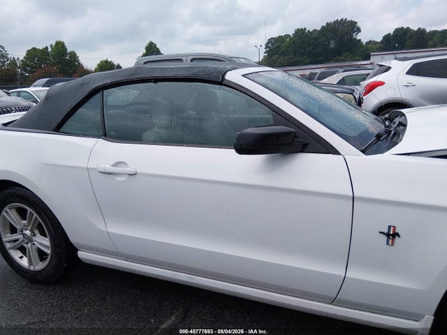 2014 Ford Mustang V6 მანქანა იყიდება აუქციონზე, vin: 1ZVBP8EM5E5293173, აუქციონის ნომერი: 45777693