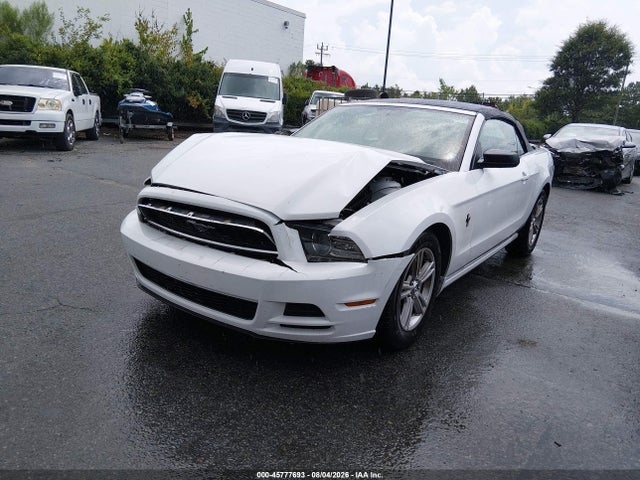 2014 Ford Mustang V6 მანქანა იყიდება აუქციონზე, vin: 1ZVBP8EM5E5293173, აუქციონის ნომერი: 45777693