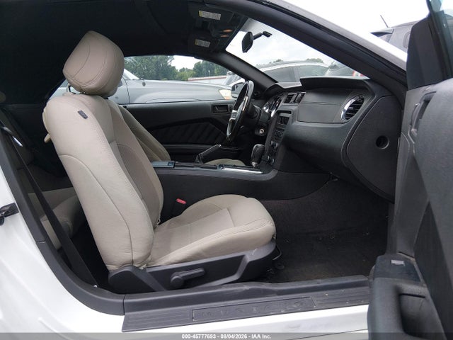 2014 Ford Mustang V6 მანქანა იყიდება აუქციონზე, vin: 1ZVBP8EM5E5293173, აუქციონის ნომერი: 45777693