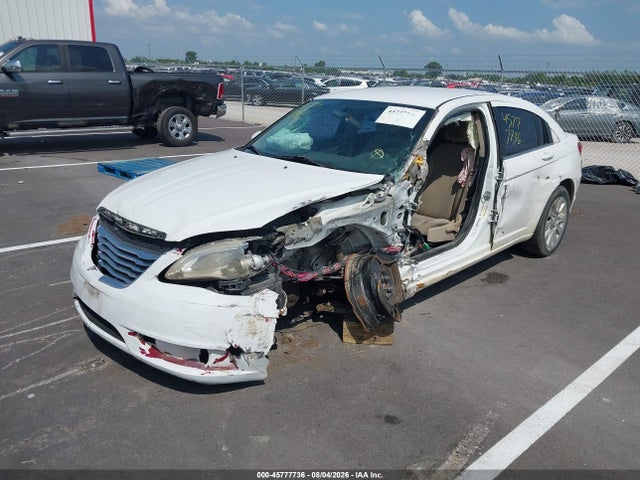 Auction sale of the 2014 Chrysler 200 Lx, vin: 1C3CCBAB3EN141515, lot number: 45777736