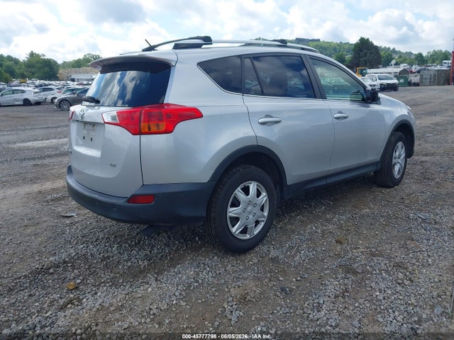 Toyota RAV4 LE 2015 JTMZFREV9FJ059534 Image 4
