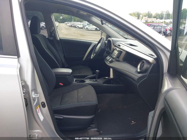 Toyota RAV4 LE 2015 JTMZFREV9FJ059534 Image 5