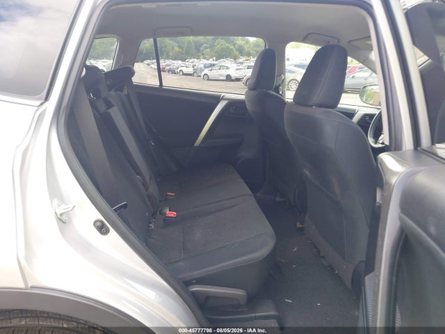 Toyota RAV4 LE 2015 JTMZFREV9FJ059534 Image 8