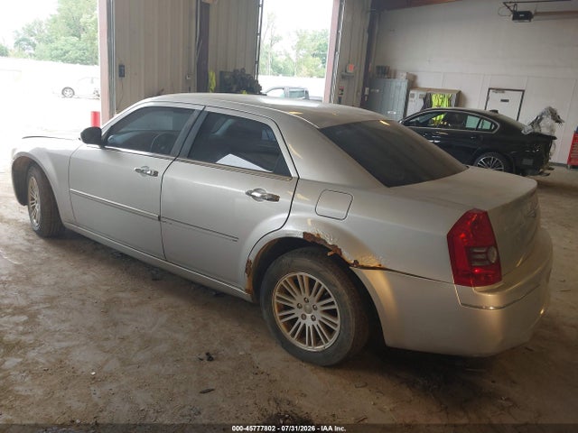 45777802 :رقم المزاد ، 2C3CA5CV8AH233382 vin ، 2010 Chrysler 300 Touring مزاد بيع