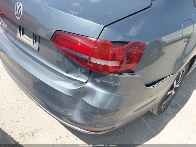 3VWDB7AJXHM371653 Volkswagen Jetta 1.4t Se
