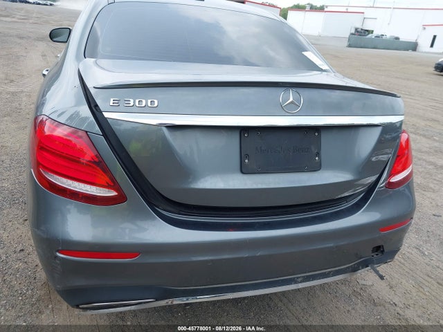 2017 Mercedes-benz E 300 მანქანა იყიდება აუქციონზე, vin: WDDZF4JBXHA033127, აუქციონის ნომერი: 45778001