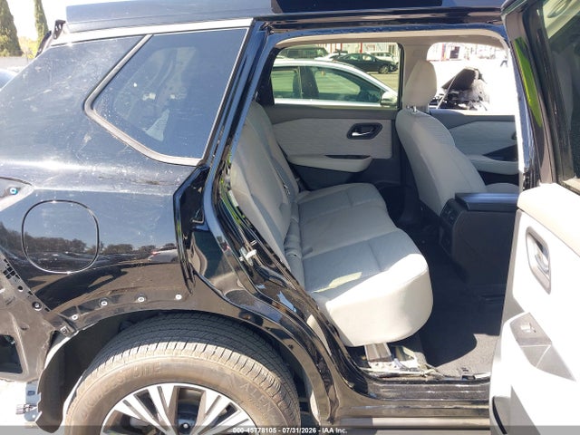JN8BT3BAXPW422599 Nissan Rogue Sv Fwd