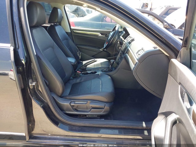 1VWBT7A32GC010441 Volkswagen Passat 1.8t Se