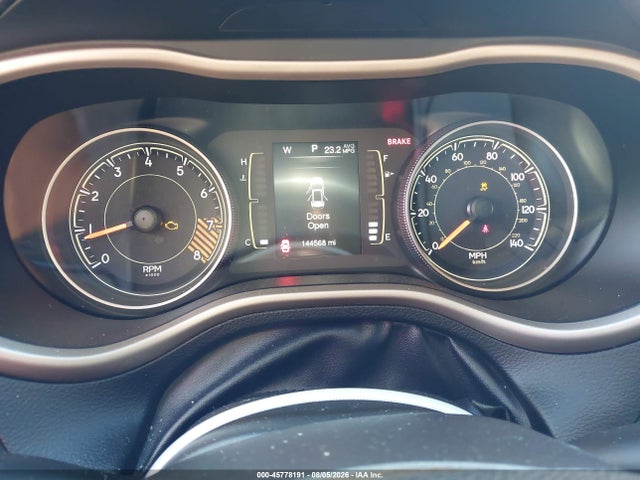 45778191 :رقم المزاد ، 1C4PJMCS2FW686399 vin ، 2015 Jeep Cherokee Latitude مزاد بيع