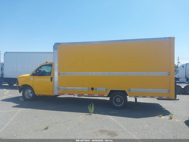 1GD37TCG7H1902794 GMC Savana Cutaway Work Van