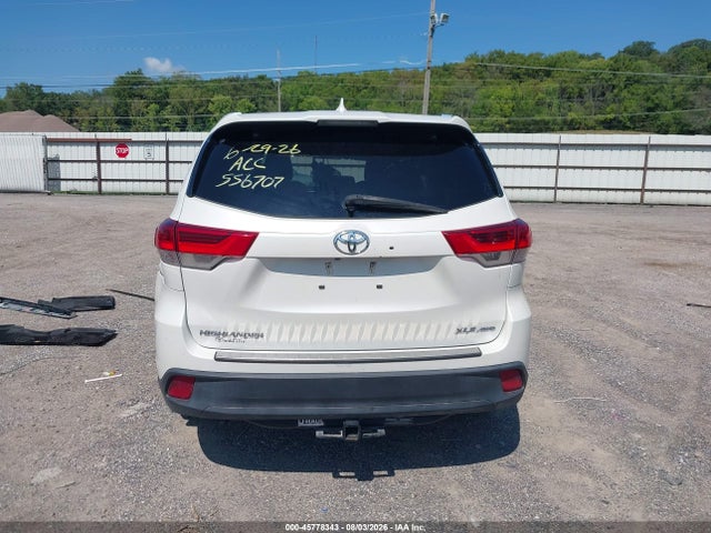 Продажа на аукционе авто 2018 Toyota Highlander Xle, vin: 5TDJZRFH0JS556707, номер лота: 45778343