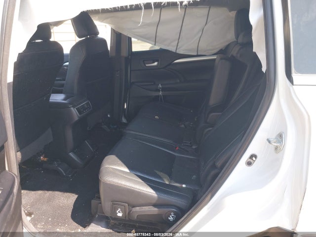 Продажа на аукционе авто 2018 Toyota Highlander Xle, vin: 5TDJZRFH0JS556707, номер лота: 45778343