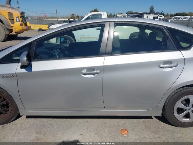Toyota Prius Three 2014 JTDKN3DUXE0392131 Image 14