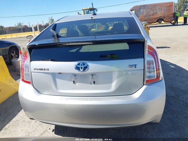 Toyota Prius Three 2014 JTDKN3DUXE0392131 Image 16