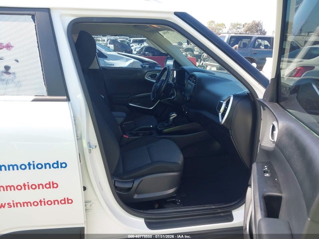 KNDJ23AU8L7094898 KIA Soul X-line