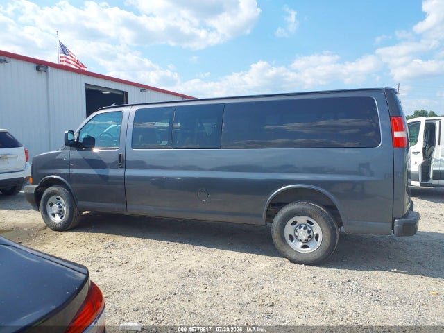 Продажа на аукционе авто 2017 Chevrolet Express 3500 Ls, vin: 1GAZGNFG6H1293065, номер лота: 45778617