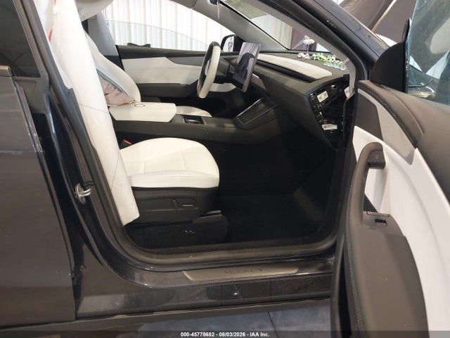 Tesla Model Y 2026 7SAYGDEE8TF416414 Image 5