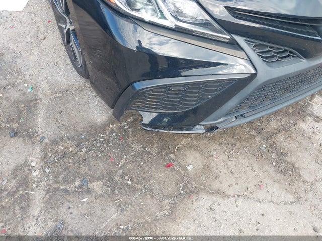 45778996 :رقم المزاد ، 4T1G11AK8MU432864 vin ، 2021 Toyota Camry Se مزاد بيع