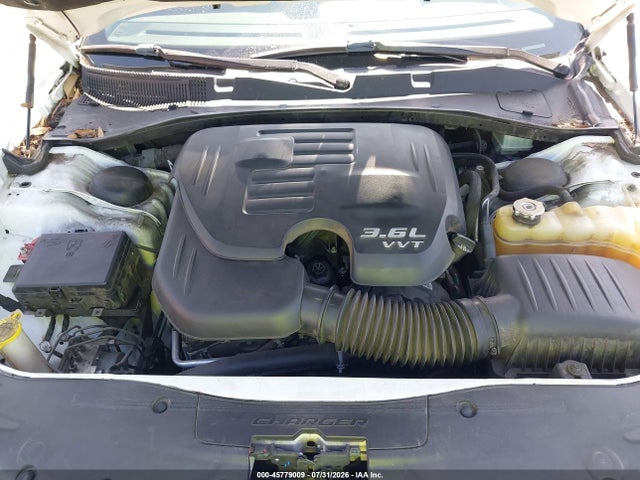 2C3CDXBG1JH272952 Dodge Charger Sxt Rwd