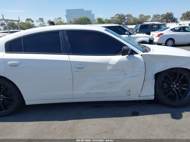 2C3CDXBG1JH272952 Dodge Charger Sxt Rwd