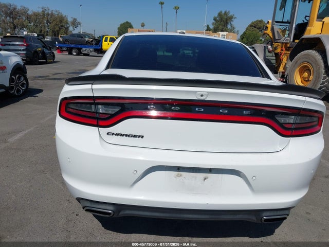 2C3CDXBG1JH272952 Dodge Charger Sxt Rwd