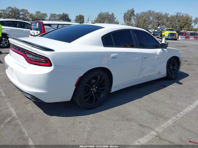 2C3CDXBG1JH272952 Dodge Charger Sxt Rwd