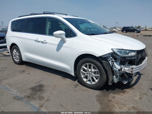 Auction sale of the 2022 Chrysler Pacifica Touring L, vin: 2C4RC1BG0NR154381, lot number: 45779089
