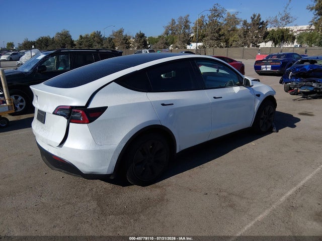 Tesla Model Y 2024 7SAYGDEDXRF112873 Image 4