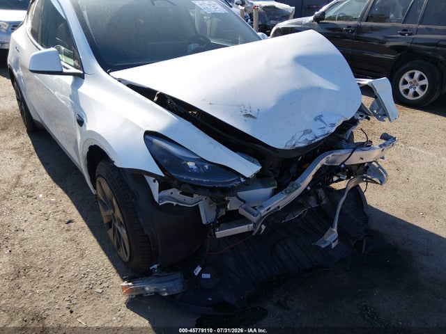 Tesla Model Y 2024 7SAYGDEDXRF112873 Image 14