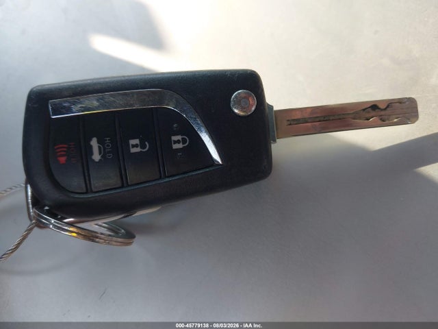 4T1B11HK9JU099828 Toyota CAMRY LE