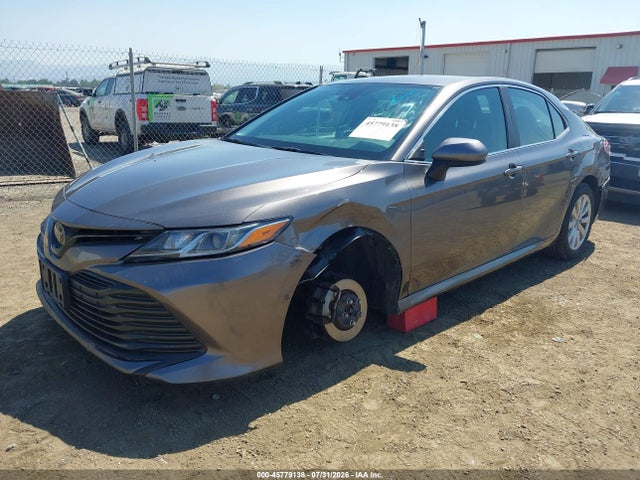 4T1B11HK9JU099828 Toyota CAMRY LE