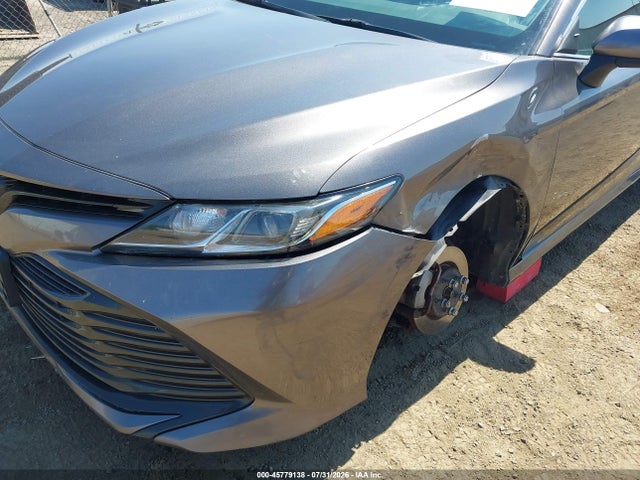 4T1B11HK9JU099828 Toyota CAMRY LE