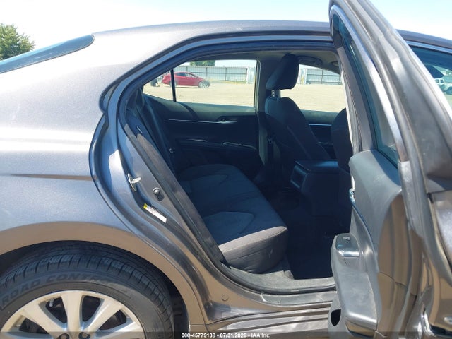 4T1B11HK9JU099828 Toyota CAMRY LE