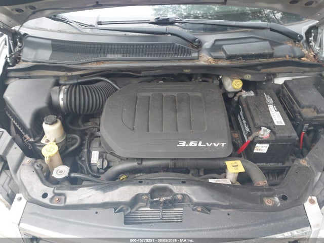 45779251 :رقم المزاد ، 2A4RR6DG3BR800818 vin ، 2011 Chrysler Town & Country Limited مزاد بيع