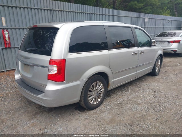 45779251 :رقم المزاد ، 2A4RR6DG3BR800818 vin ، 2011 Chrysler Town & Country Limited مزاد بيع