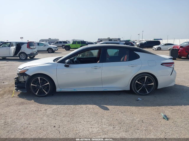 Продажа на аукционе авто 2018 Toyota Camry Xse, vin: 4T1B61HK4JU083974, номер лота: 45779314