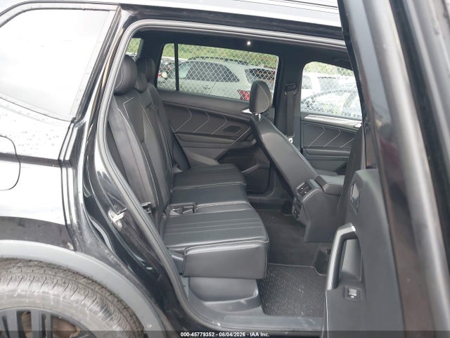 Продаж на аукціоні авто 2022 Volkswagen Tiguan 2.0t Se R-line Black, vin: 3VV8B7AX4NM000560, номер лоту: 45779352