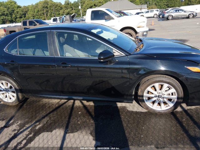 Продаж на аукціоні авто 2019 Toyota Camry Le, vin: 4T1B11HK8KU262163, номер лоту: 45779433