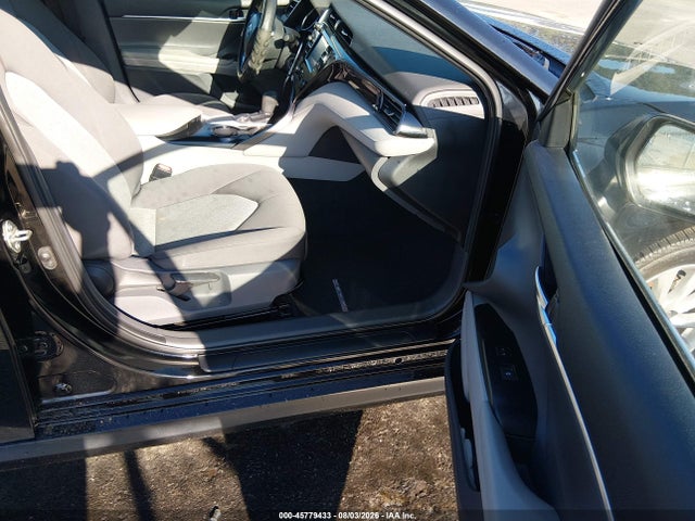 Продаж на аукціоні авто 2019 Toyota Camry Le, vin: 4T1B11HK8KU262163, номер лоту: 45779433