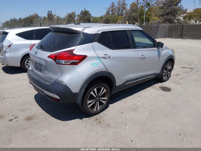 Nissan KICKS SR 2018 3N1CP5CU2JL542471 Image 4