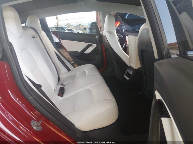 45779466 :رقم المزاد ، 5YJ3E1EB9JF075216 vin ، 2018 Tesla Model 3 Long Range/performance مزاد بيع