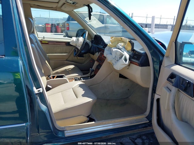 45779468 :رقم المزاد ، WDBEA32E1SC156559 vin ، 1995 Mercedes-benz E 320 Base/320 Special مزاد بيع